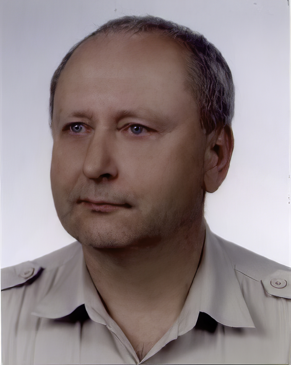 Dr Jan Pajak - zdjęcie dla dowodu osobistego wykonane 19 lipca 2004 roku